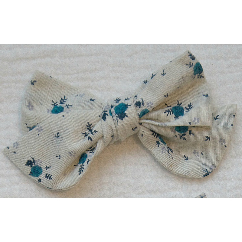 Minina Loves Hairpin Old School Veronica Blue Flowers