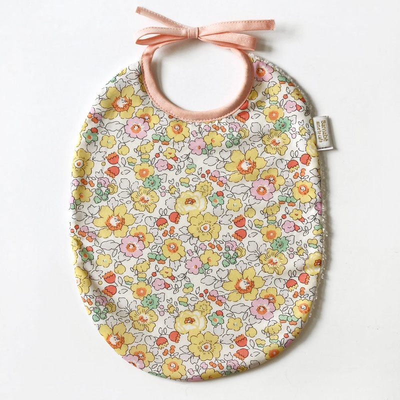 Barnabe aime le caf Bib Suzie