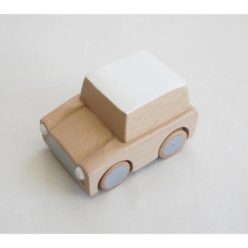 kiko+ & gg* Kuruma Classic Wooden Wind Up Car Natural