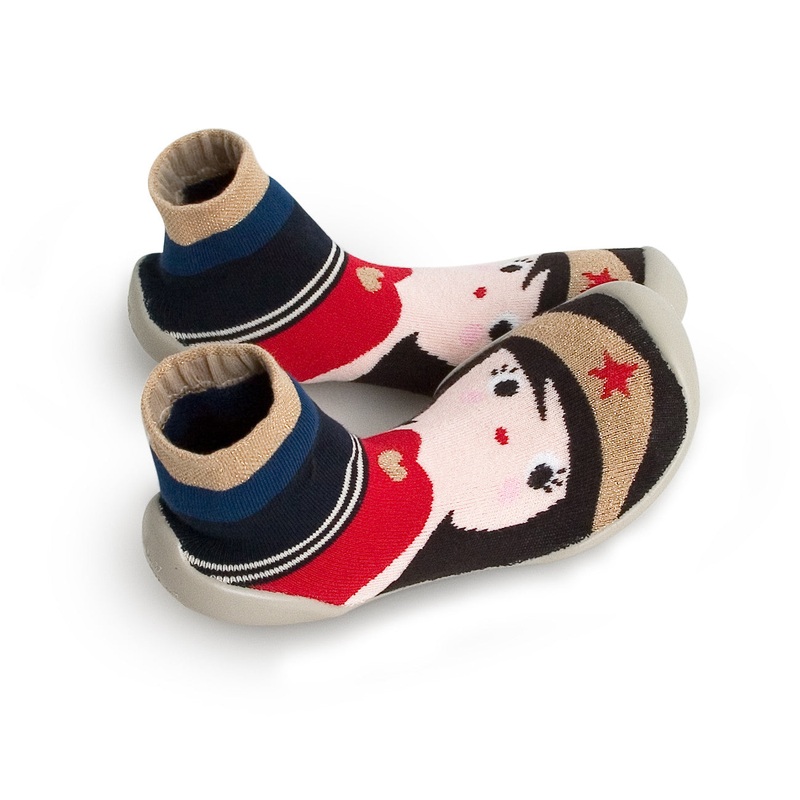 collgien Wonder Woman Slippers