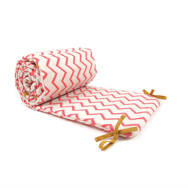 Nobodinoz Cot Bumper Zigzag Pink