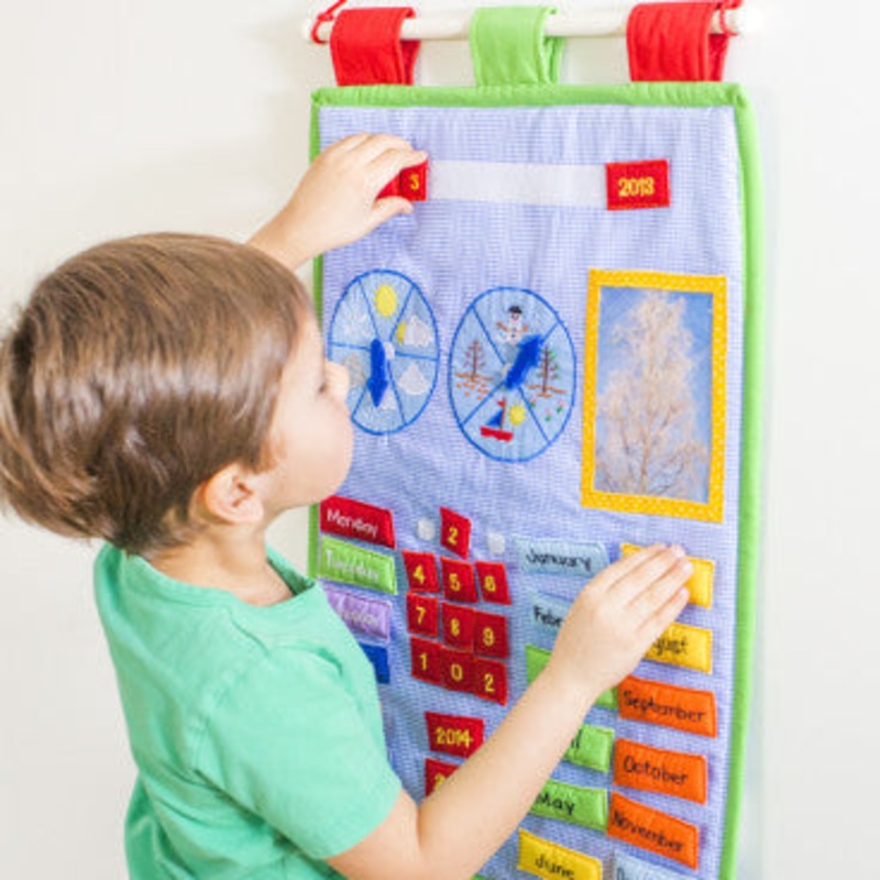 Oskar and Ellen Soft Yearly Wall Calendar - English Tags